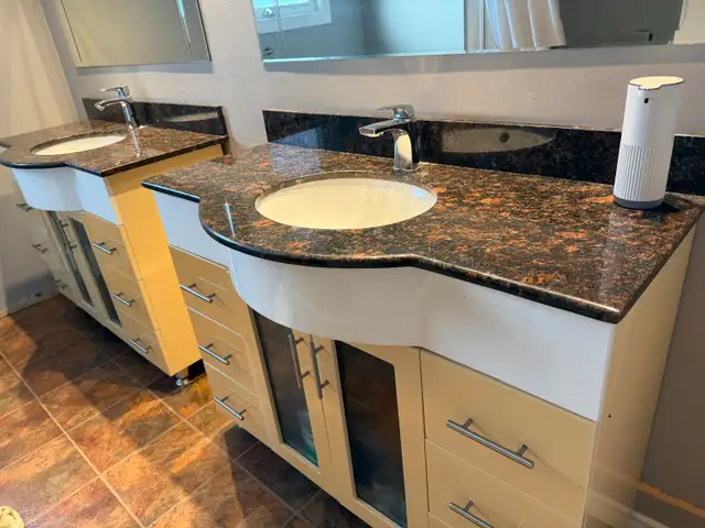 Bathroom Vanity, Sink and faucet - Photo 3