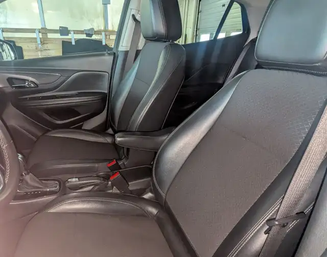 2019 Buick Encore PREFERRED  GREAT GAS MILEAGE! - Photo 10