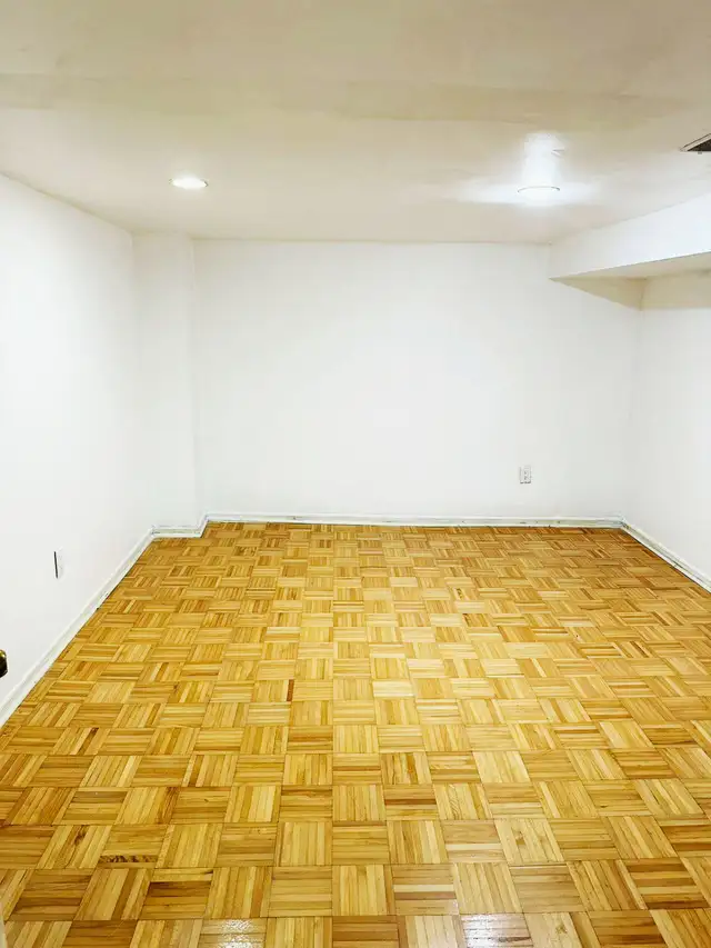 Room for Rent at Gerrard st E & Logan ave - Photo 4