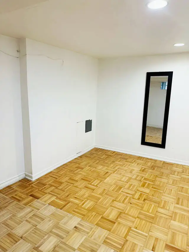 Room for Rent at Gerrard st E & Logan ave - Photo 5