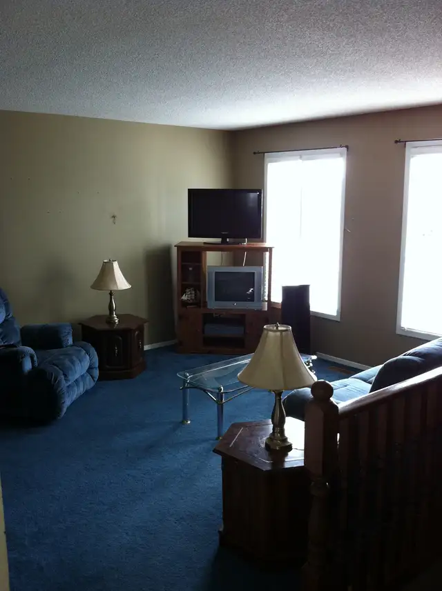 WOW. Reasonable Rates for Brock or Niagara Students. - Photo 2