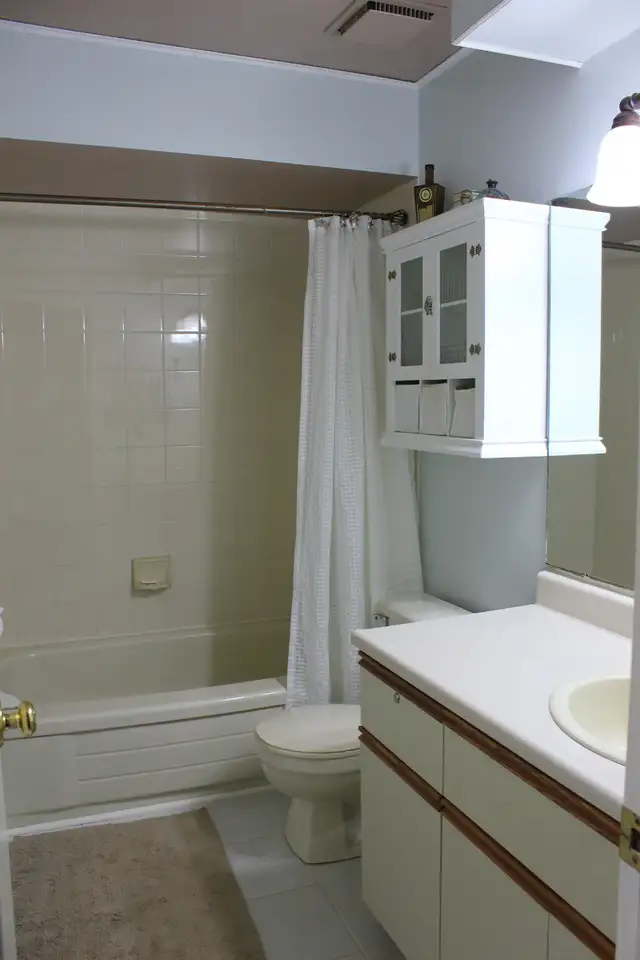 WOW. Reasonable Rates for Brock or Niagara Students. - Photo 7