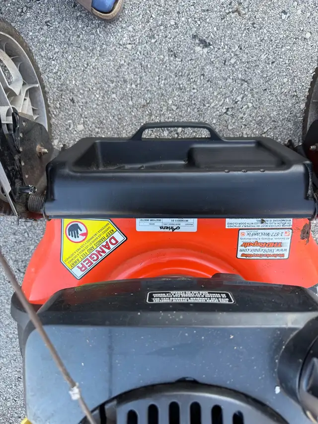 Kohler XT-6 Ariens Model 96136001101 Lawn Mower w/ bag - Photo 4