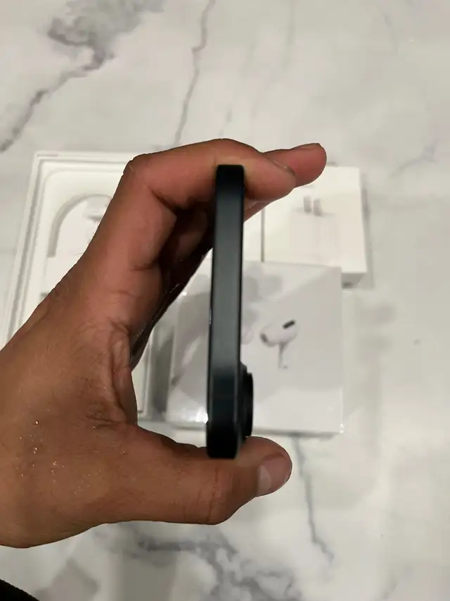 iPhone 16 plus 128gb 97% battery health Airpods Pkg/Delivery - Photo 4