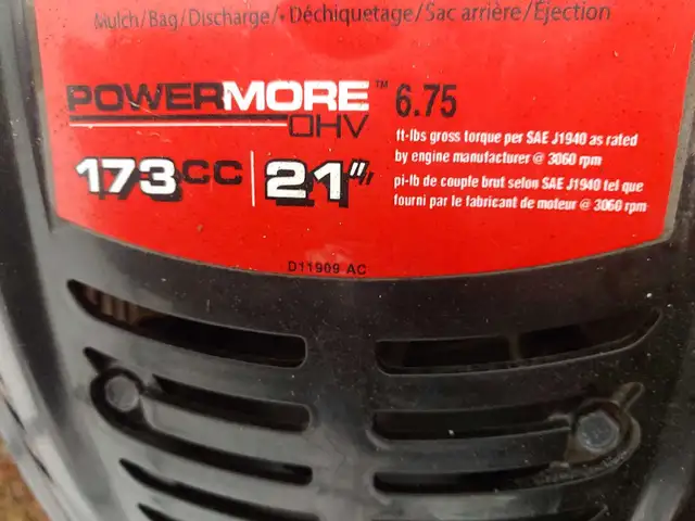 Yard Machines gas push lawn mower with bag - Photo 3