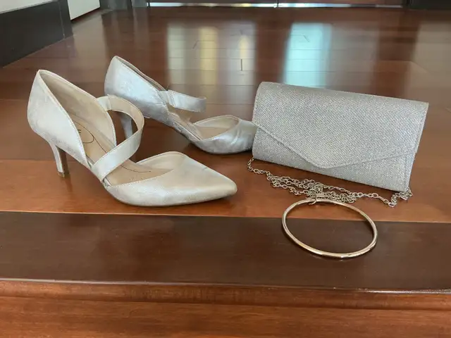 Chaussures taille 81/2 et sac à main argent