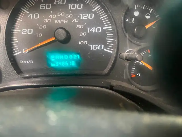 2005 GMC Savana Van - - Photo 2