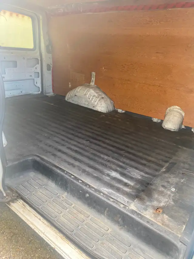 2005 GMC Savana Van - - Photo 5