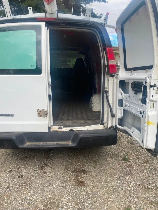 2005 GMC Savana Van - - Photo 7