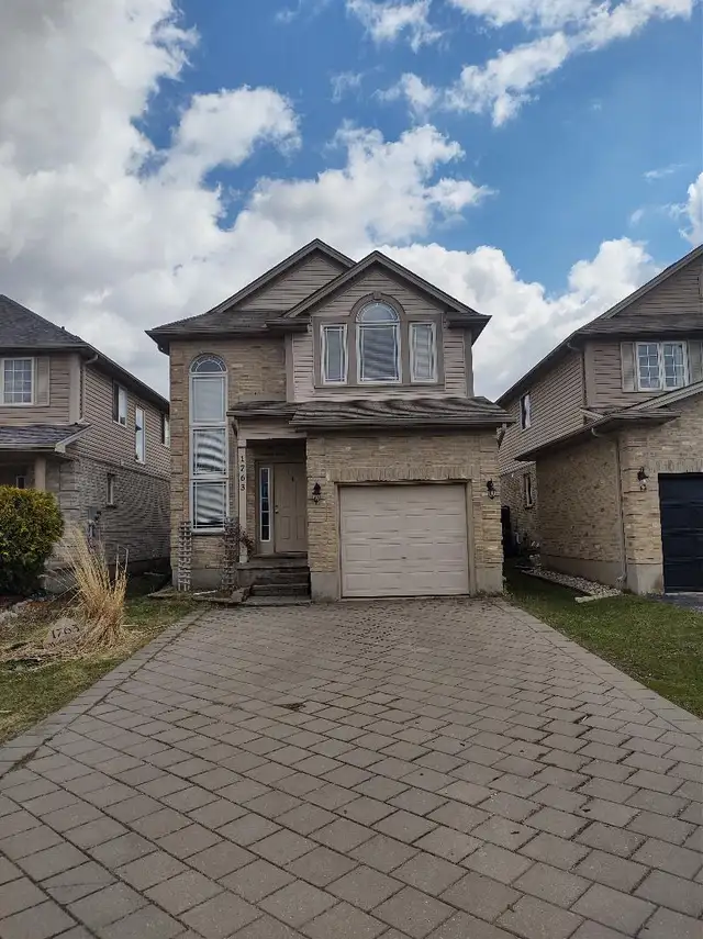 2 Rooms Available for rent in beautiful Home