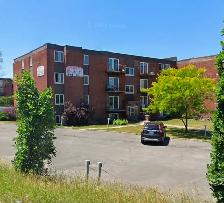 Grand 4 1/2 JUILLET La Prairie à côté A132, Pont Champlain 7min