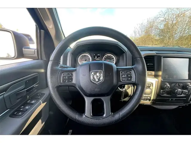 2017 Ram 1500 SLT Quad Cab V8 | AS IS | 4X4 - Photo 5