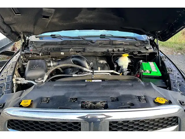 2017 Ram 1500 SLT Quad Cab V8 | AS IS | 4X4 - Photo 9