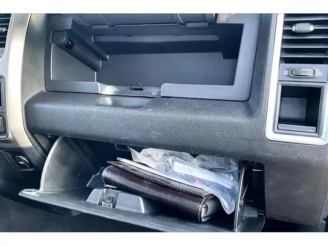 2017 Ram 1500 SLT Quad Cab V8 | AS IS | 4X4 - Photo 16