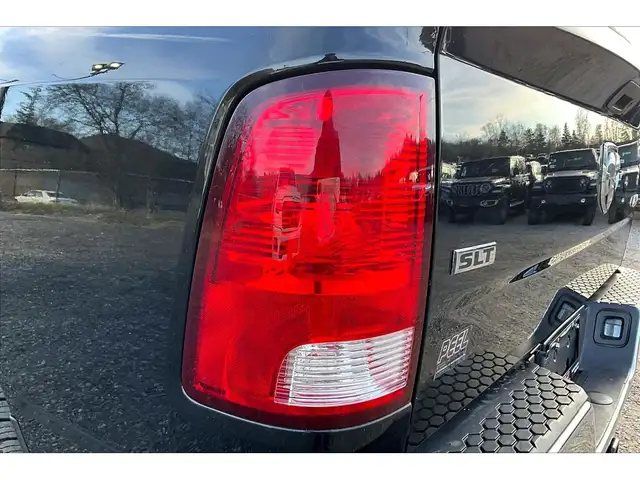 2017 Ram 1500 SLT Quad Cab V8 | AS IS | 4X4 - Photo 31