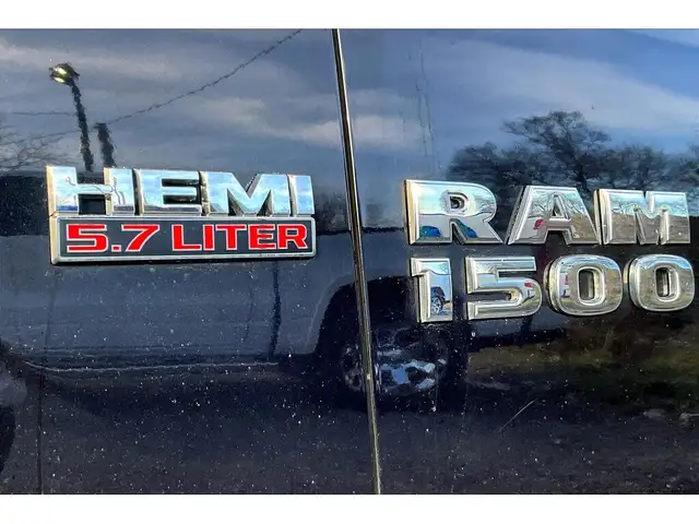 2017 Ram 1500 SLT Quad Cab V8 | AS IS | 4X4 - Photo 32