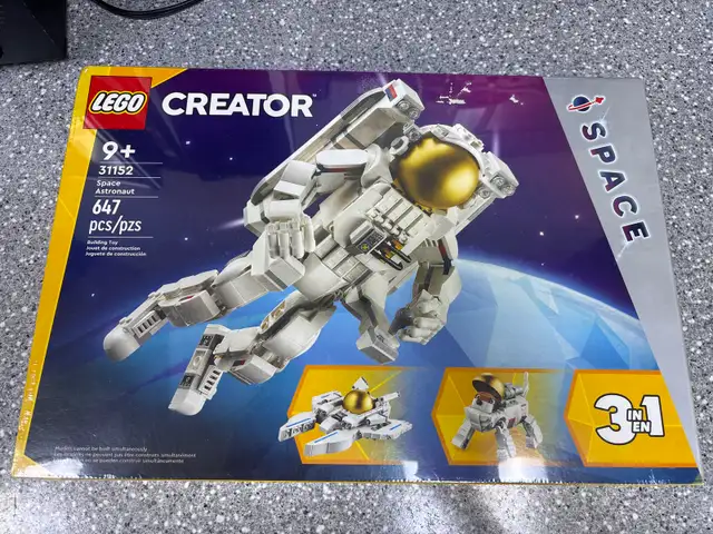 Lego 31152 Creator Space Astronaut 647 Pcs New