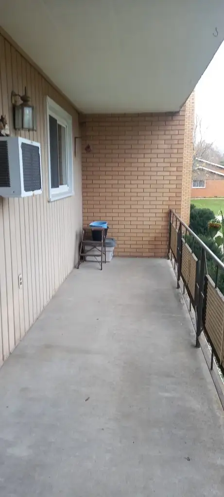 Spacious Classic 2 bedroom Apartment - Haist Street Fonthill - Photo 6