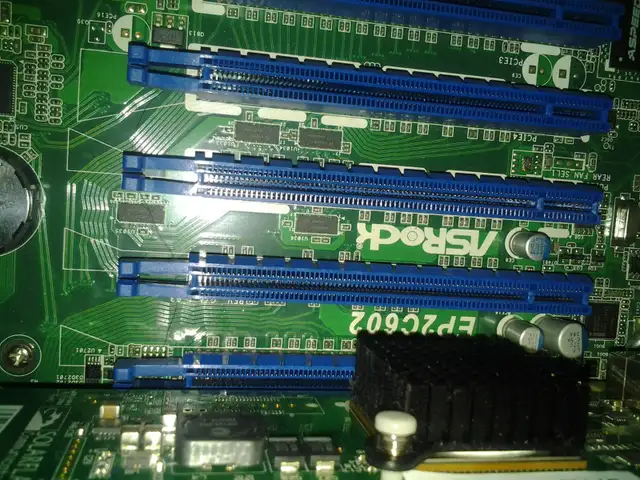 GENERIC 4u ai chassis HUGE 8 FAN ventilation 2xcpu many gpu slot - Photo 2