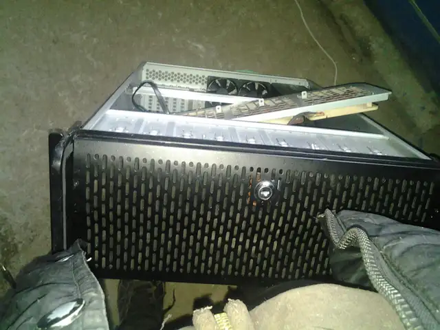 GENERIC 4u ai chassis HUGE 8 FAN ventilation 2xcpu many gpu slot - Photo 3