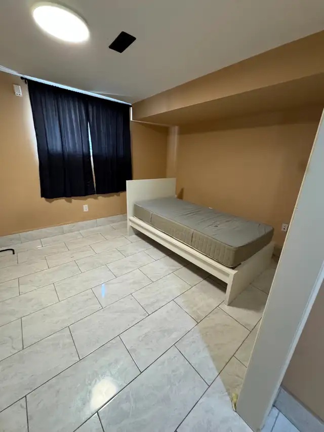 STARTING MAY 1ST – 3 ROOMS FOR RENT NEAR YORK UNIVERSITY - Photo 6