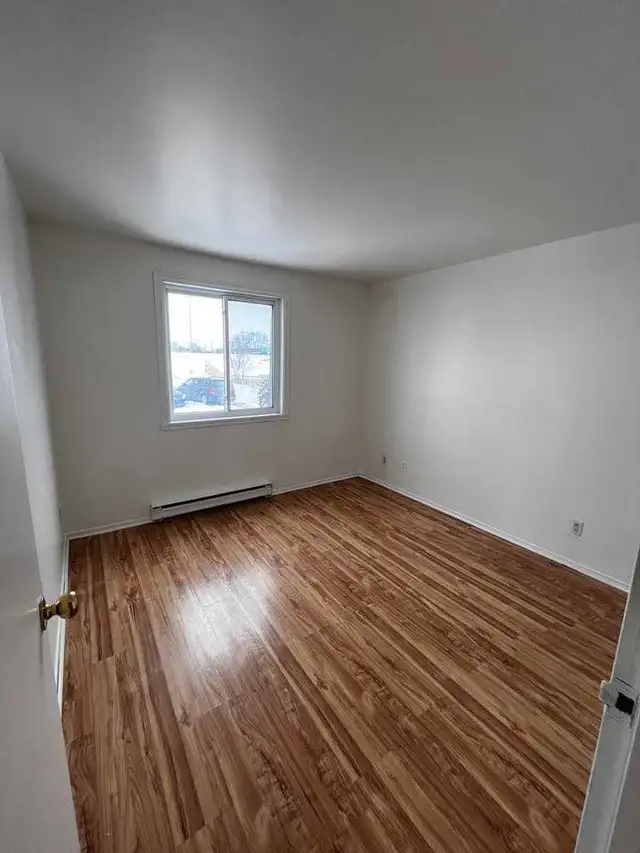 Grand 4 1/2 JUILLET La Prairie à côté A132, Pont Champlain 7min - Photo 5