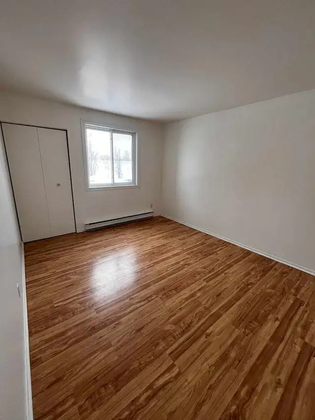 Grand 4 1/2 JUILLET La Prairie à côté A132, Pont Champlain 7min - Photo 6