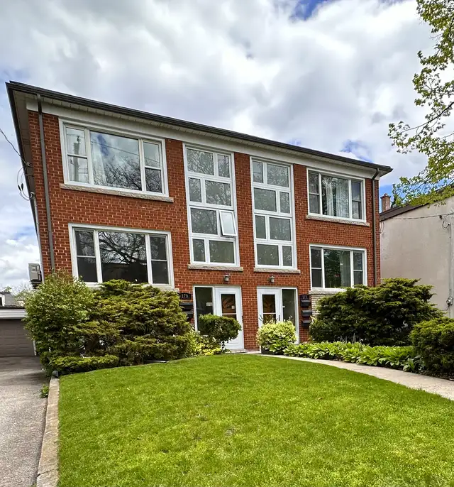 High Park Spacious Apartment