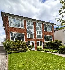 High Park Spacious Apartment