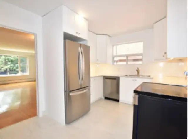 High Park Spacious Apartment - Photo 3