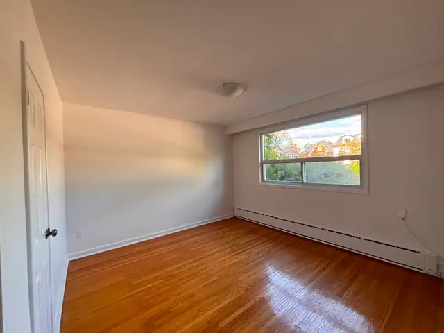 High Park Spacious Apartment - Photo 8