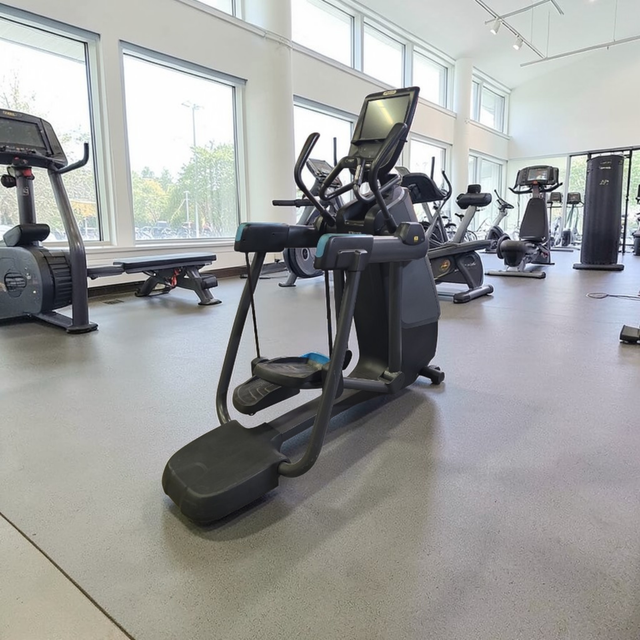 BLACK FRAME-Used Precor AMT 885 WITH p82 Touchscreen Console - Photo 5