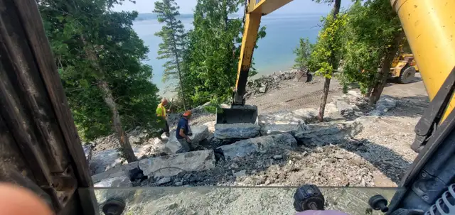 Erosion control, shorelines rivers and creeks installations - Photo 5