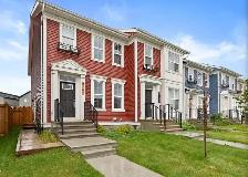 3 Bed   2.5 Bath Upper Unit | Double Garage | AC | 1550 sqft |