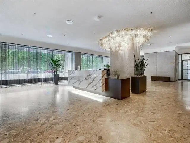 Plateau Mont-Royal, 3 ½ meublé, 20e étage, piscine, sauna et gym