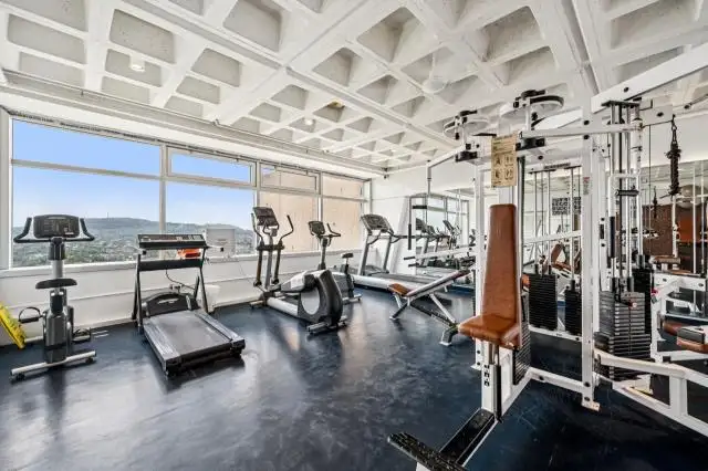 Plateau Mont-Royal, 3 ½ meublé, 20e étage, piscine, sauna et gym - Photo 9