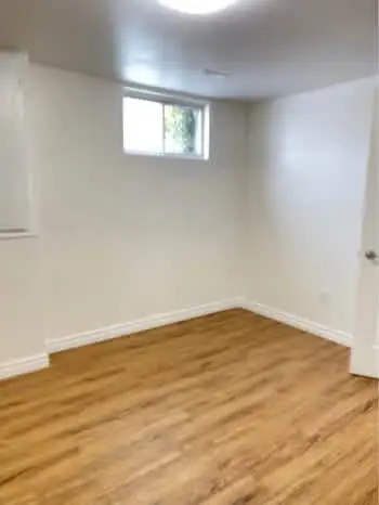 Beautiful Separate Basement Apartment for Rent - Photo 3