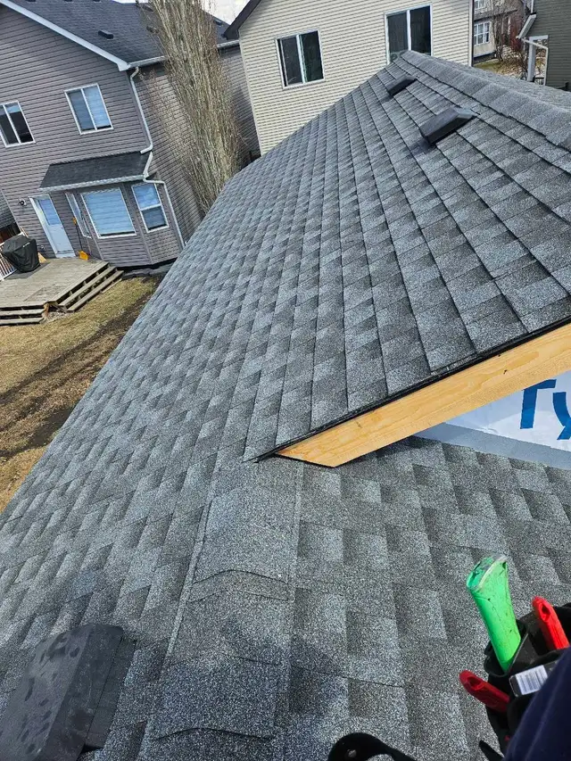 ROOFER LOOKING FOR WORK