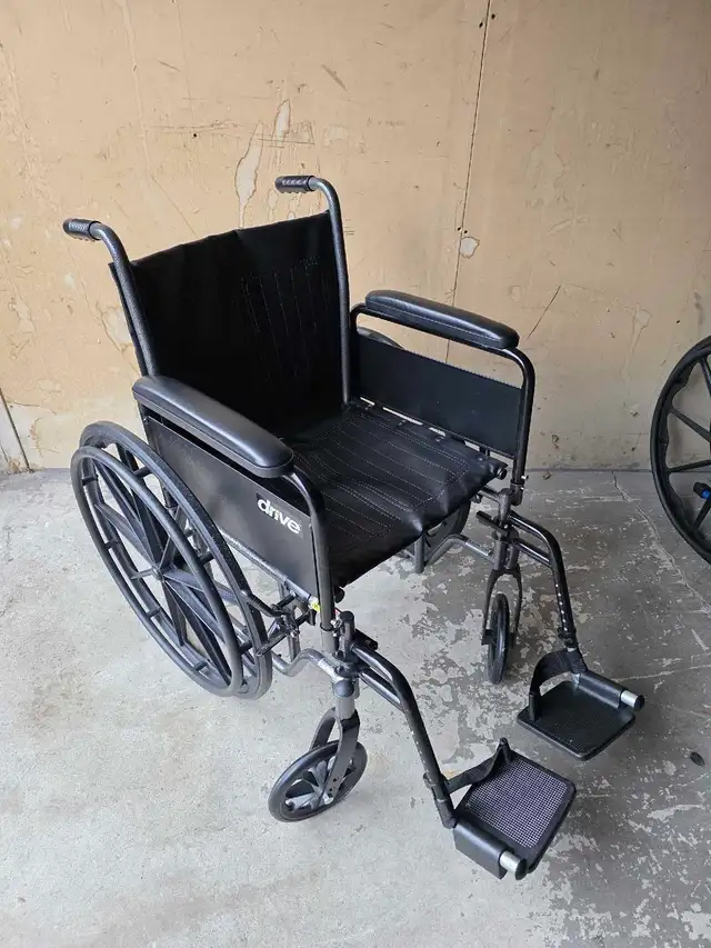 Drive Wheelchair with 18' seat width
