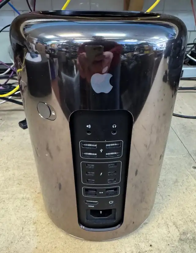 Apple Mac Pro 2013 Computer Intel Xeon E5 Six-Core - 32GB RAM - Photo 2