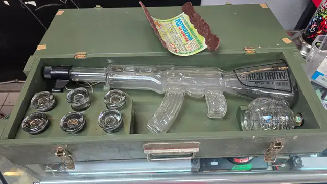 Russian Standard Kalaschnikow Red Army Vodka With Glass in a Box