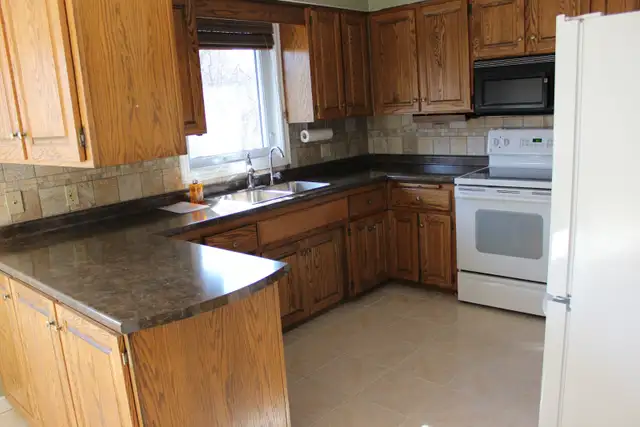 One minute walking to the Doon campus - Photo 3