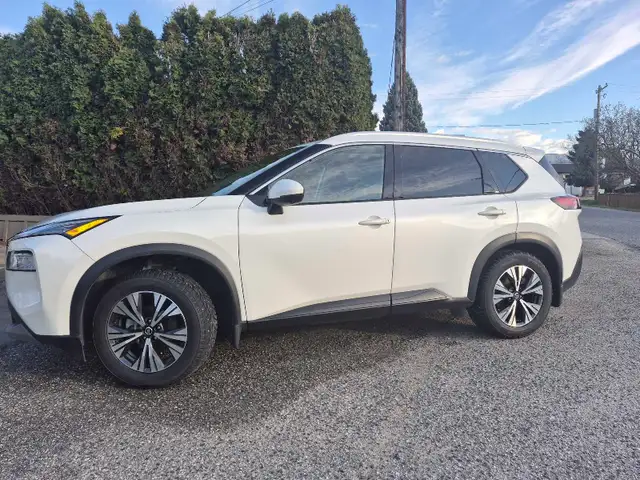 2021 NISSAN AWD ROUGE - Photo 3