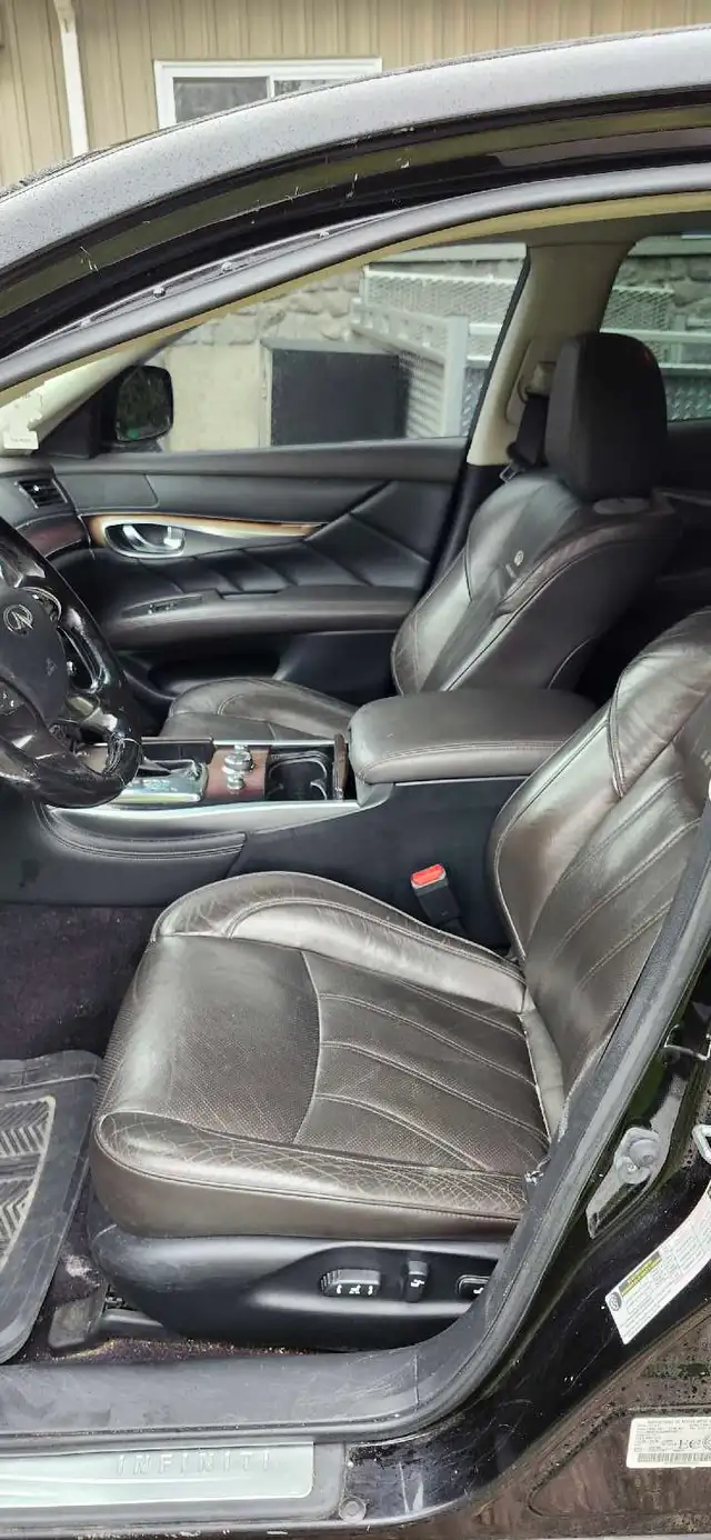 For Sale - 2011 Infinity - Photo 4