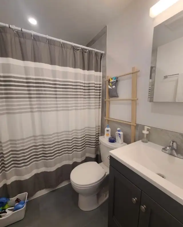 2 Bdrm Eglinton and Avenue RD - Photo 8