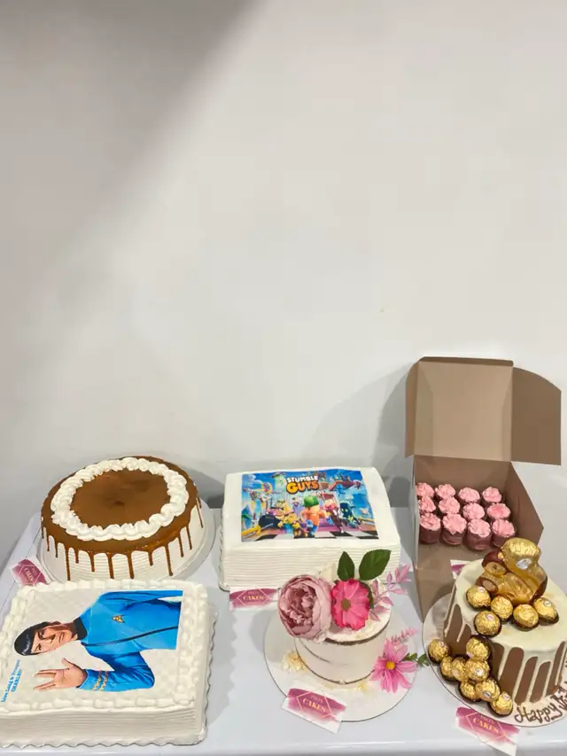 Ferrero cake , custom cakes Milton Bakery - Photo 4