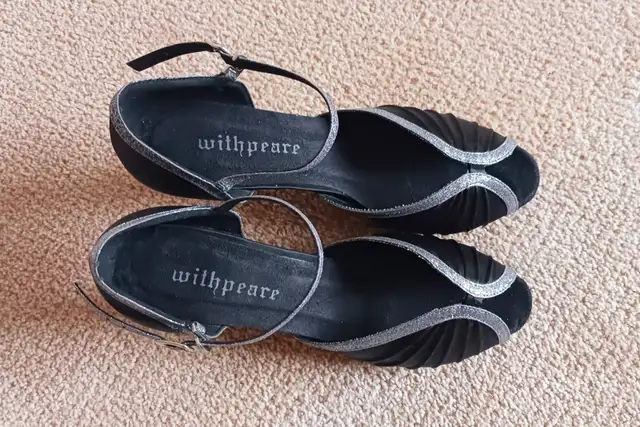 New Women's Dancing Shoes - Photo 3