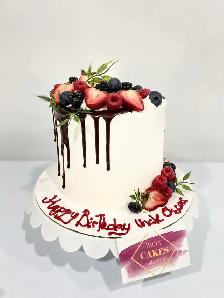 Berries cakes , strawberry cake chocolate drip - Photo 2