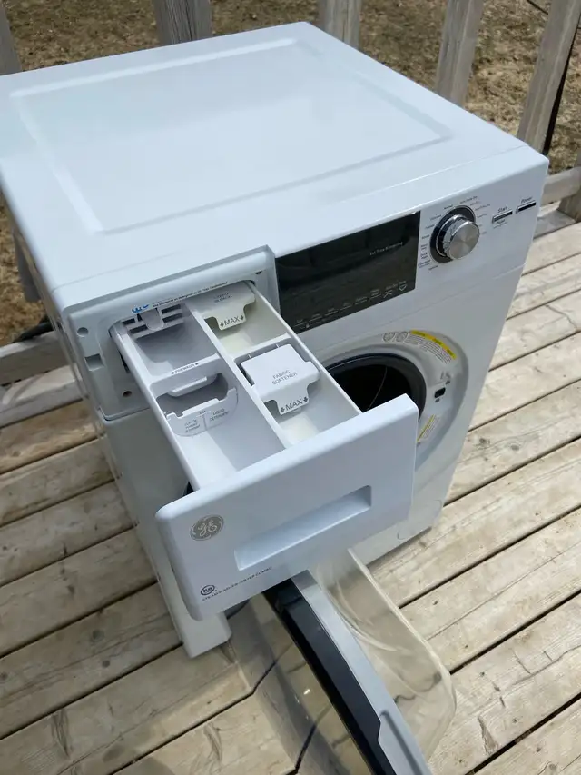 GE WASHER DRYER COMBO - Photo 4