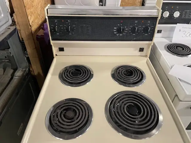 Cuisinière crème 24'' ronds serpentins Frigidaire - Photo 2